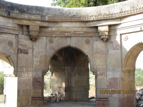 Tombs near Sahastraling ruins, Patan